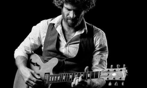 Vrcholný jihoafrický bluesman Gerald Clark zahraje na Malé scéně