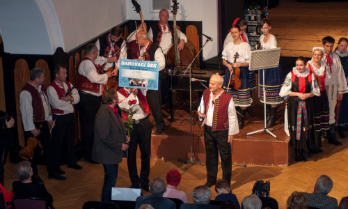 Kulturní zařízení hostilo benefiční koncert Setkání na zámku