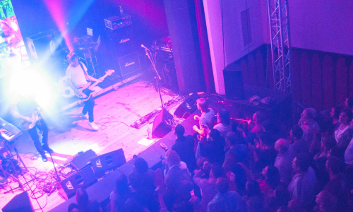 Kulturní zařízení v listopadu praskalo ve švech